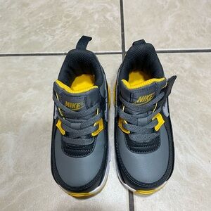 Nike Kids Gray and Yellow Low-Top Sneakers